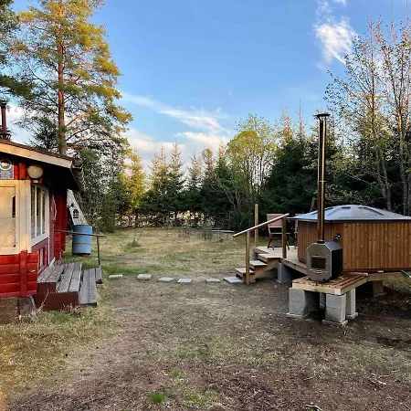 An Idyllic Little Summer In The Middle Of The Nature With Hot Tub Utajärvi